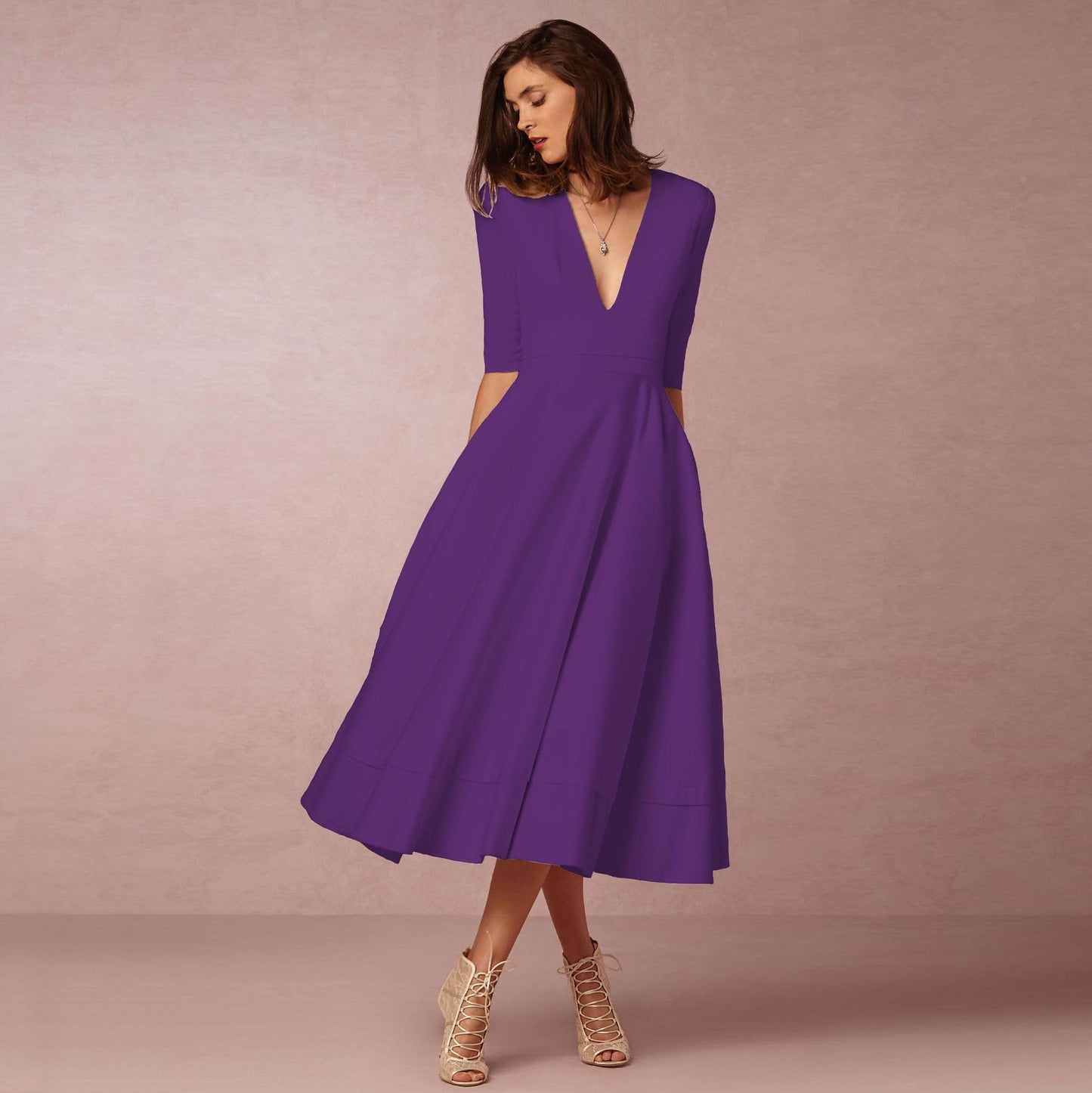 Sharise - Luftiges Frauenkleid mit V-Ausschnitt