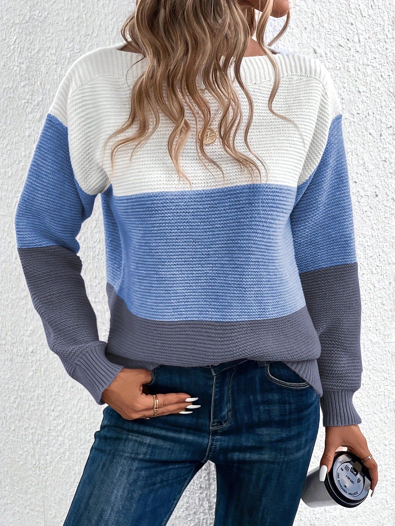 Muriel - Eleganter Damenpullover mit dreifarbigen Streifen