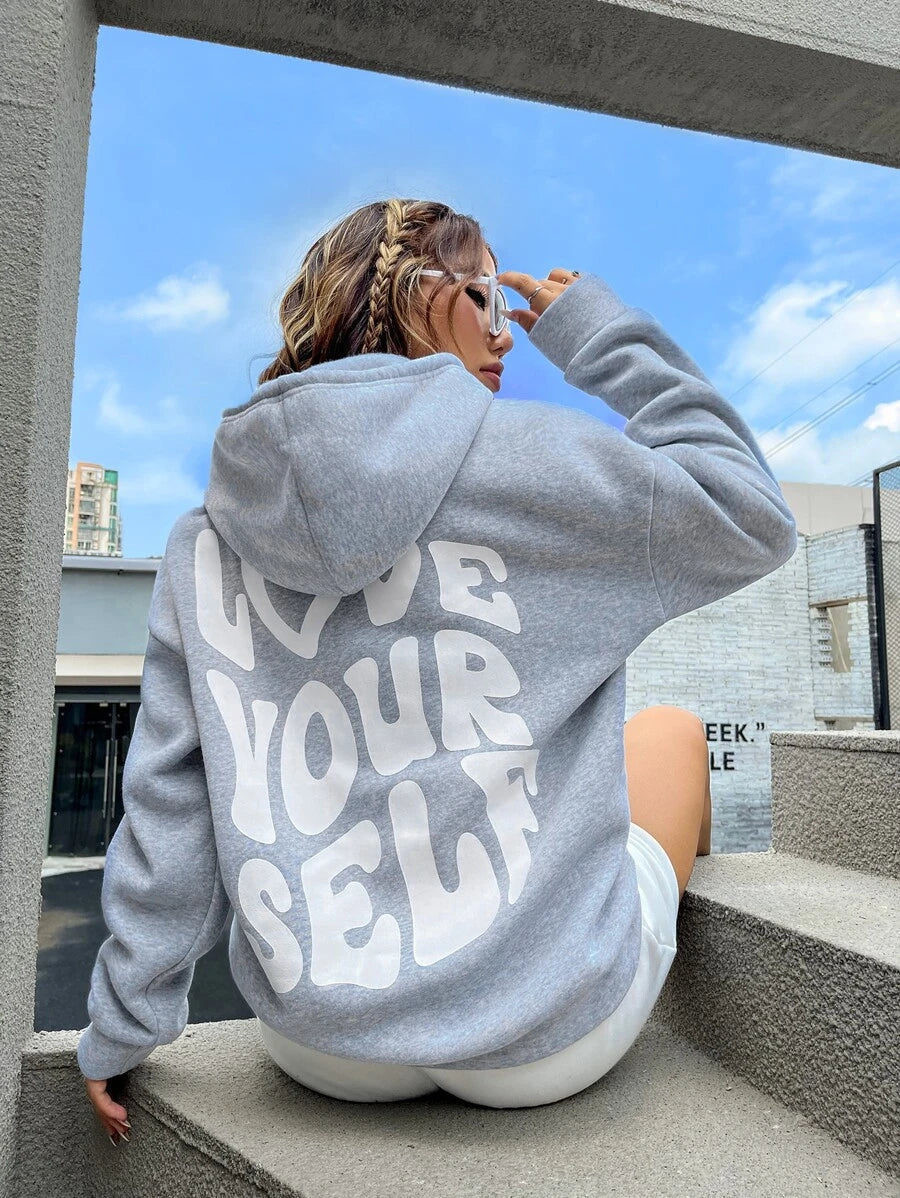 Lovely – Baumwoll-Hoodie mit auffälligem Statement