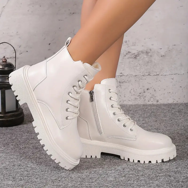 Keelin – Plateaustiefel mit Flausch