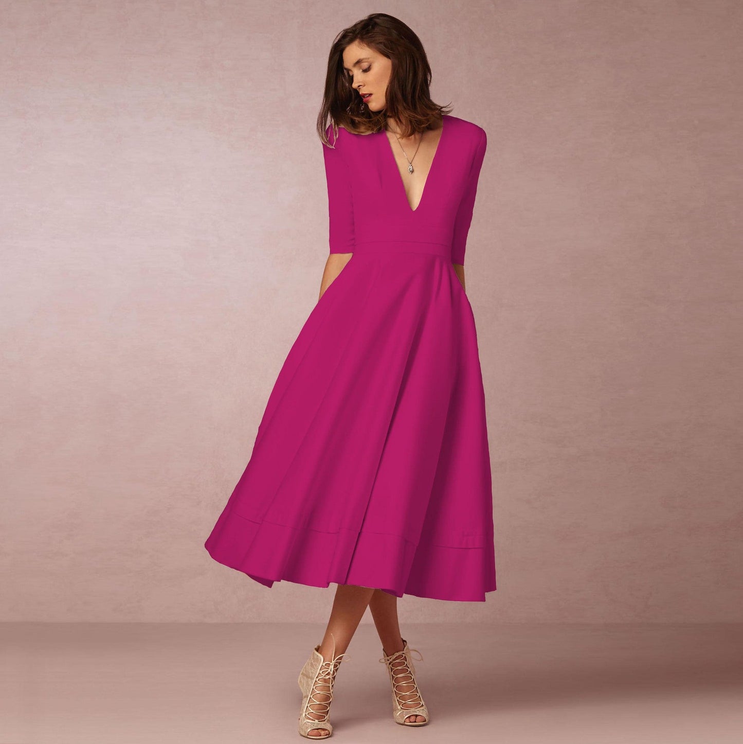 Sharise - Luftiges Frauenkleid mit V-Ausschnitt