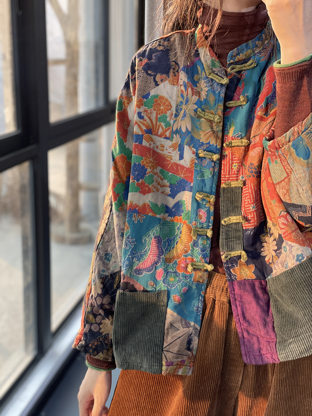 Charisse - Traditioneller Damenmantel mit Muster und Taschen