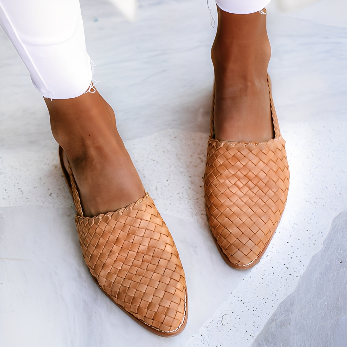 Shirley - Trendige Frauenflats mit spitzem Design