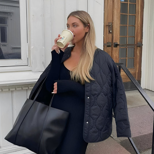 Ariella - Stylischer, locker geschnittener Frauenmantel mit einem Knopf