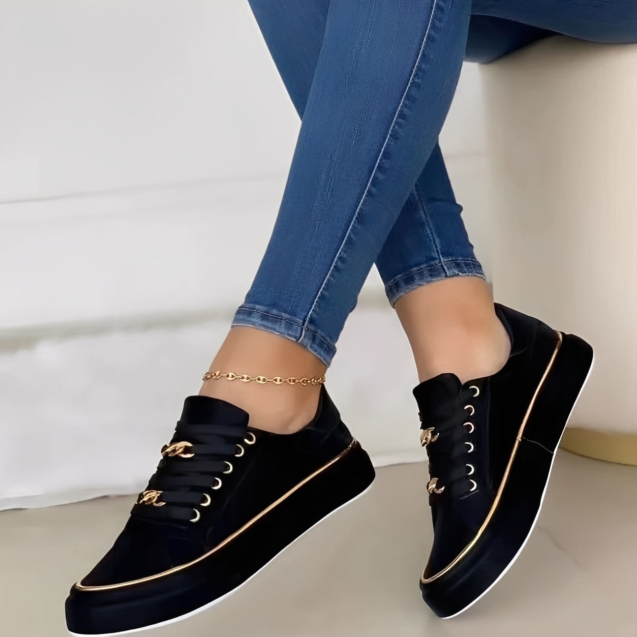 Deziree - Trendige Frauen-Schuhe mit Plateau und Ketten