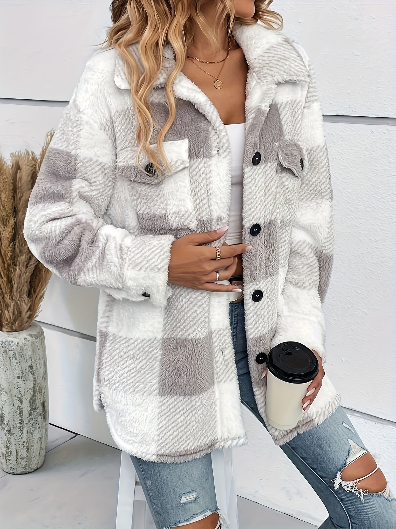 Alice – Kuschelige Karo-Jacke