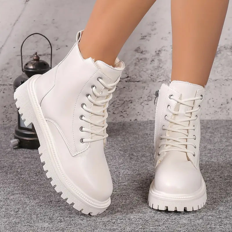 Keelin – Plateaustiefel mit Flausch
