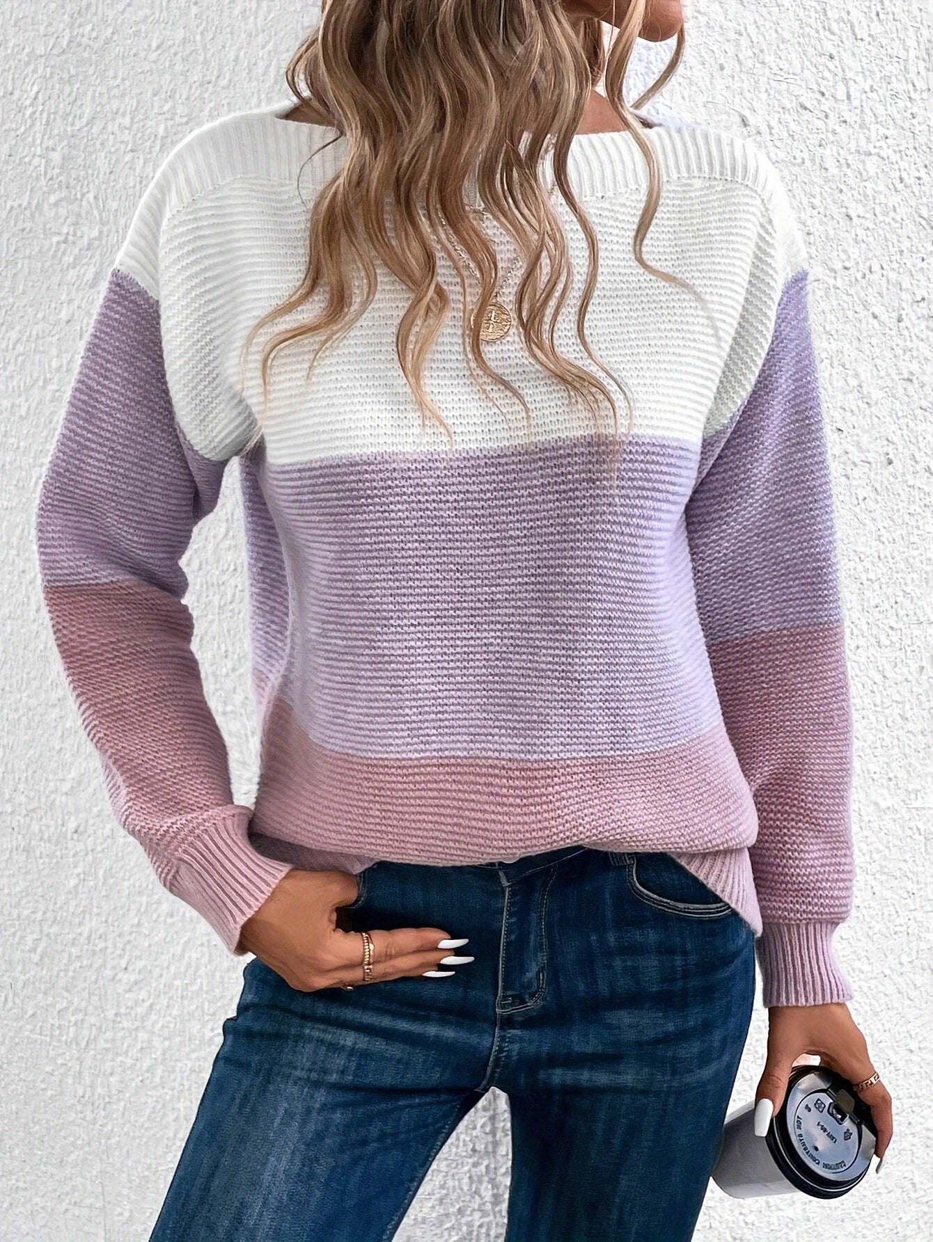 Muriel - Eleganter Damenpullover mit dreifarbigen Streifen