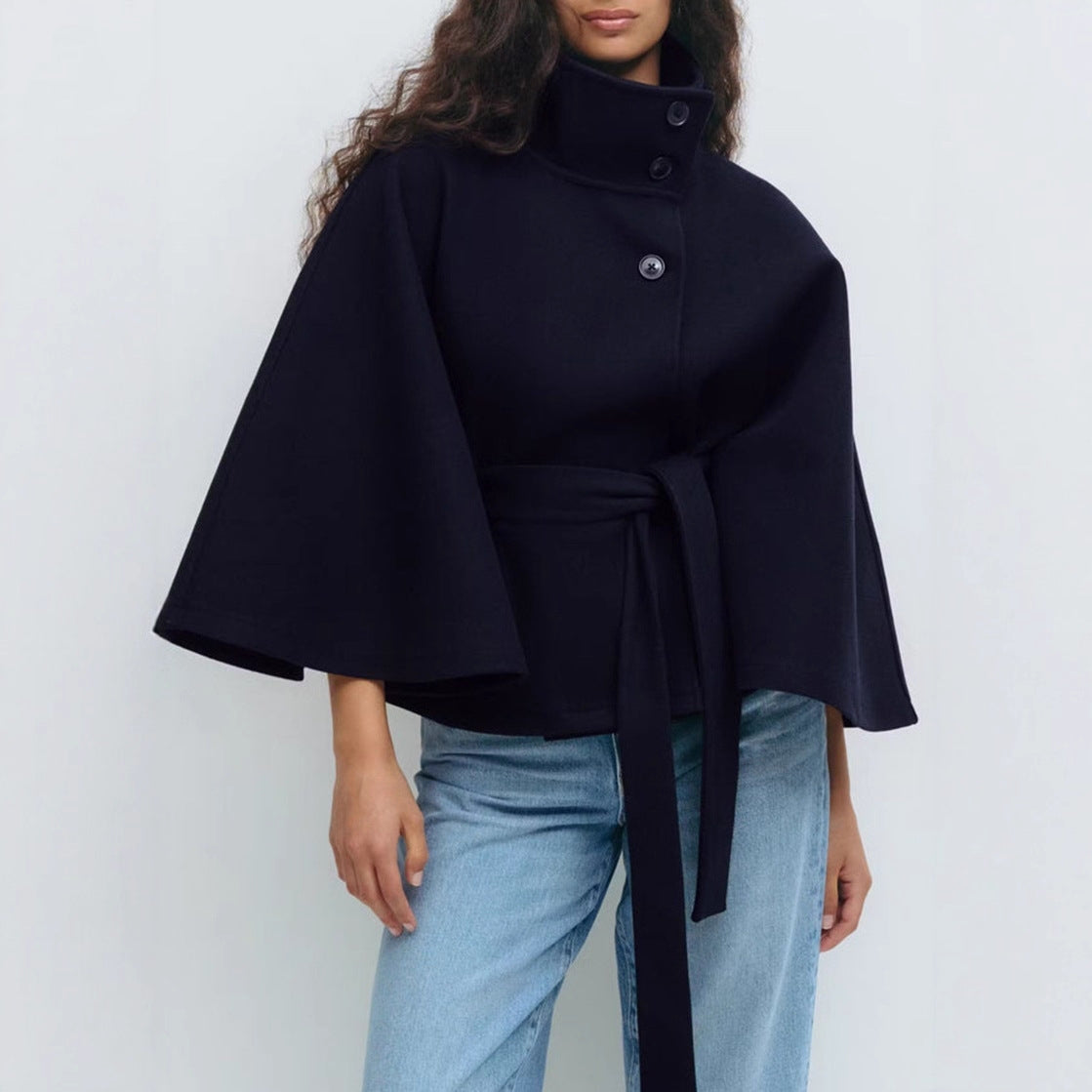 Loraine - Modische Damenjacke mit lockerem Schnitt und Gürtel