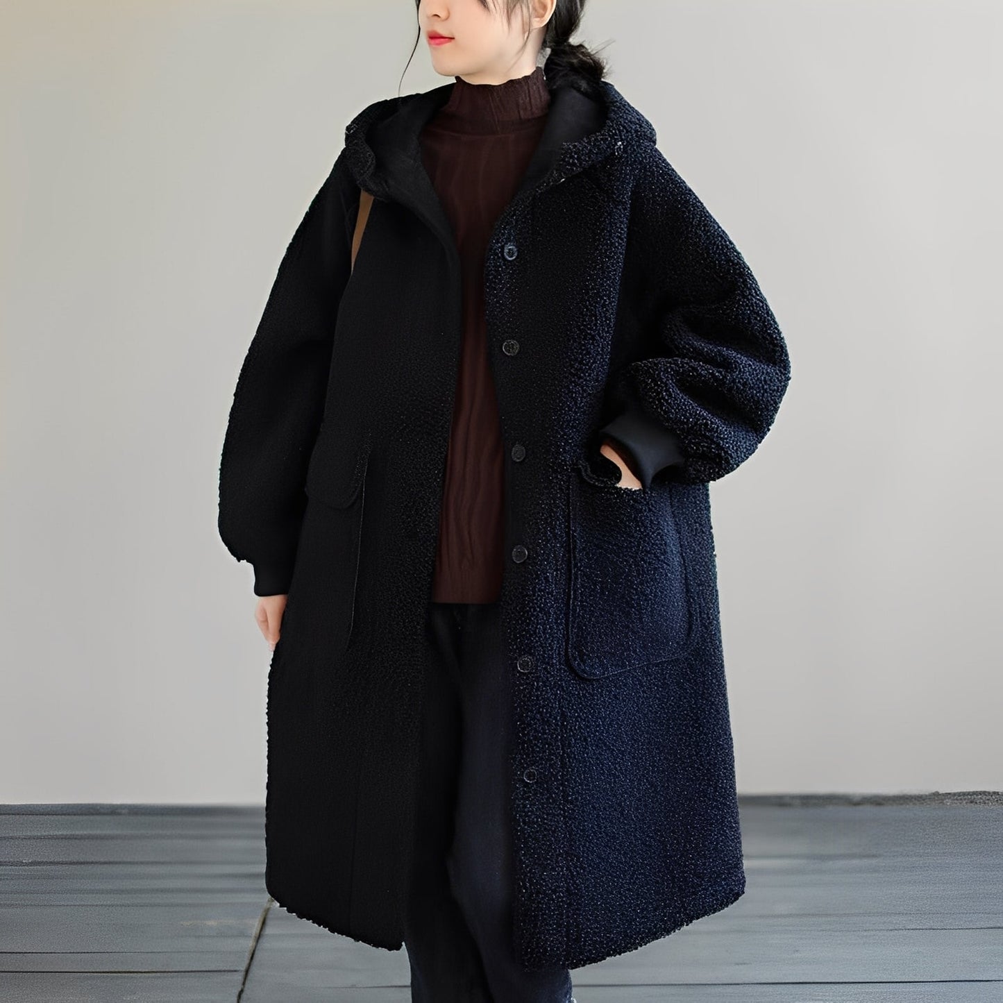 Nydia - Bequemer Damenmantel aus Wollstoff mit Kapuze