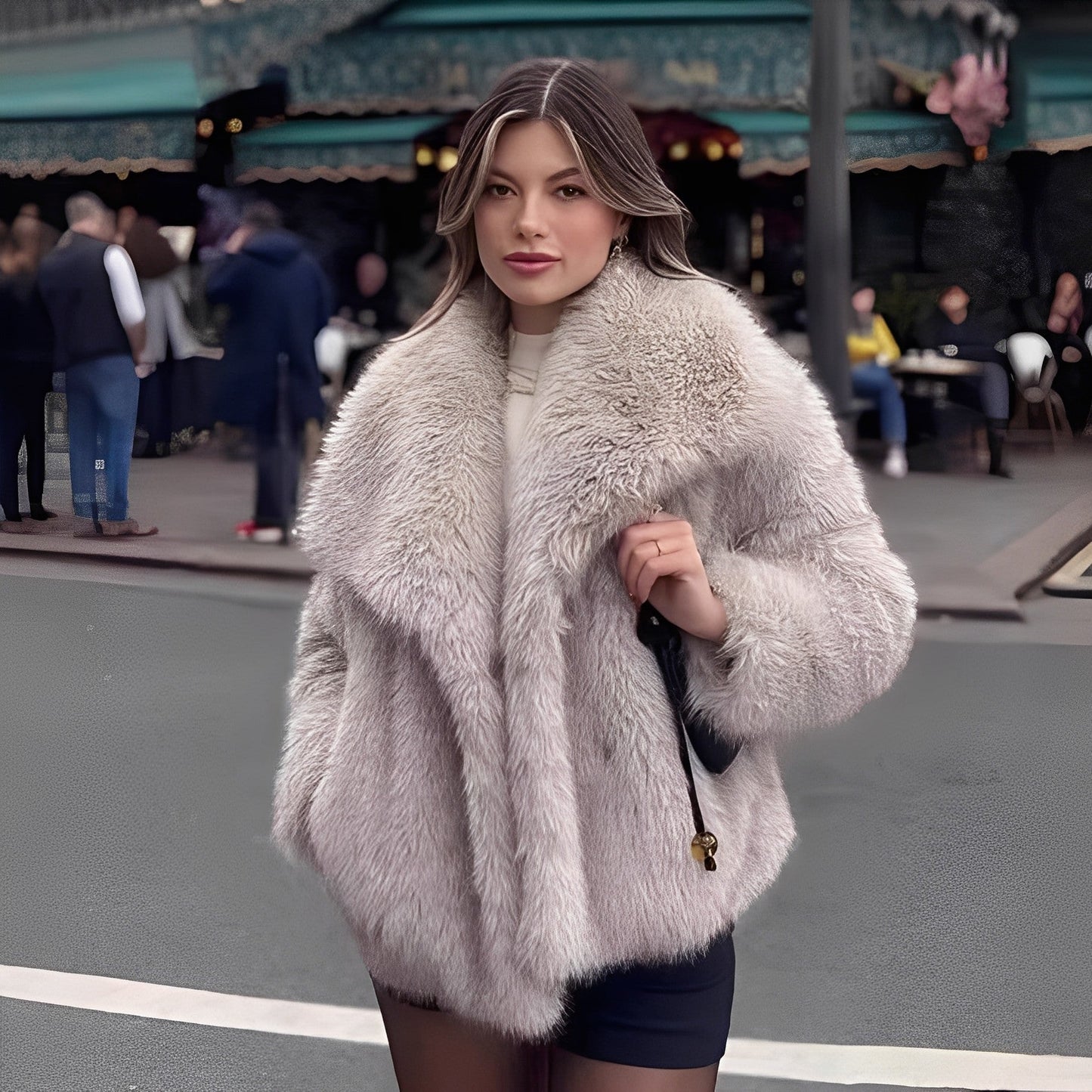 Melany - Eleganter Damenmantel aus Kunstfell