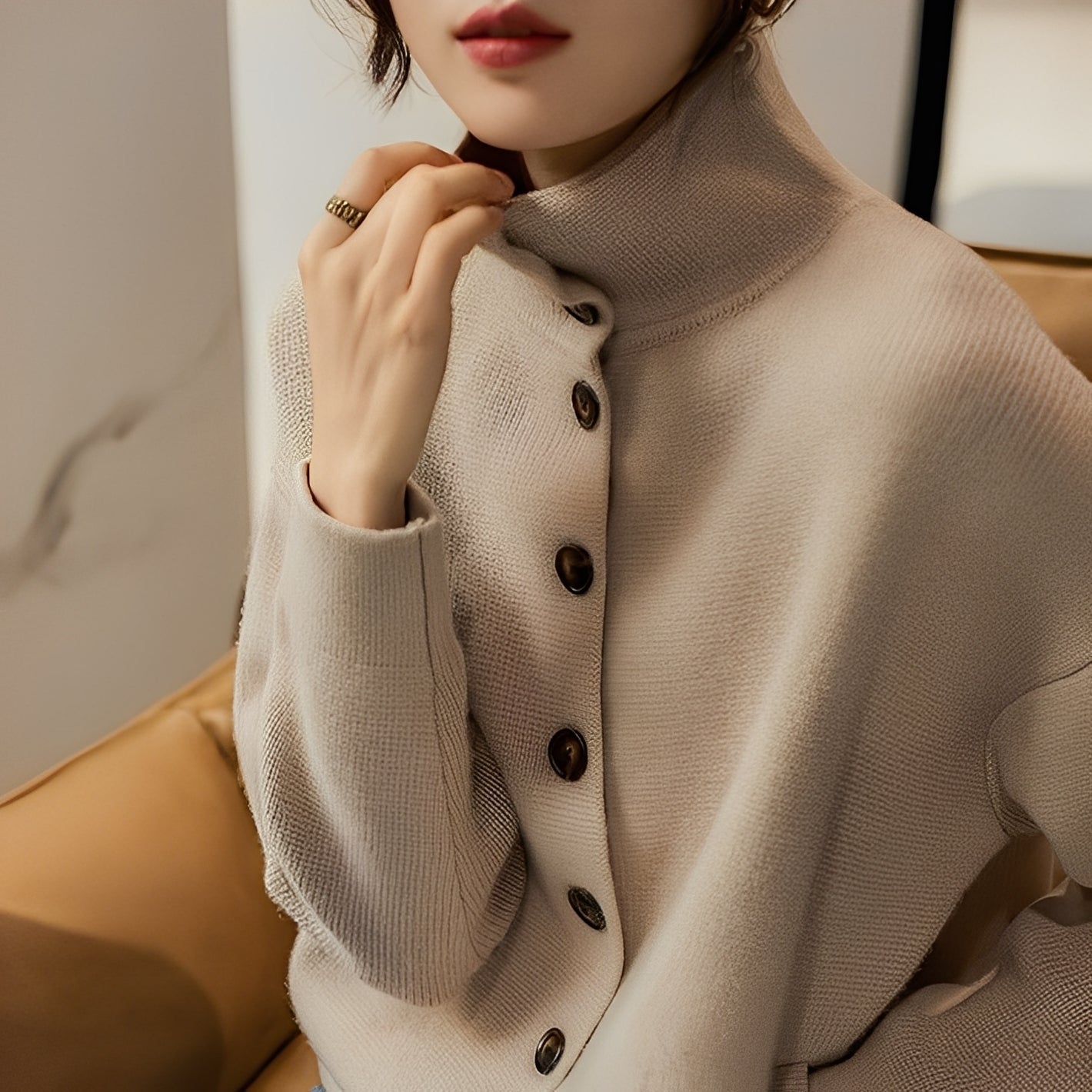 Evelynn - Stilvoller Damenpullover mit hohem Ausschnitt