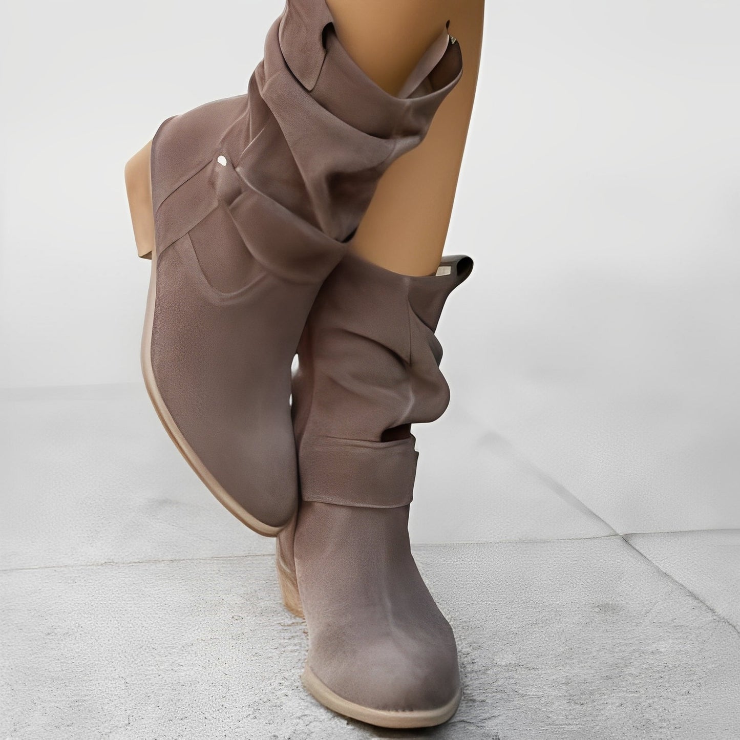 Celestine - Trendige kurze Damenstiefel mit runder Spitze