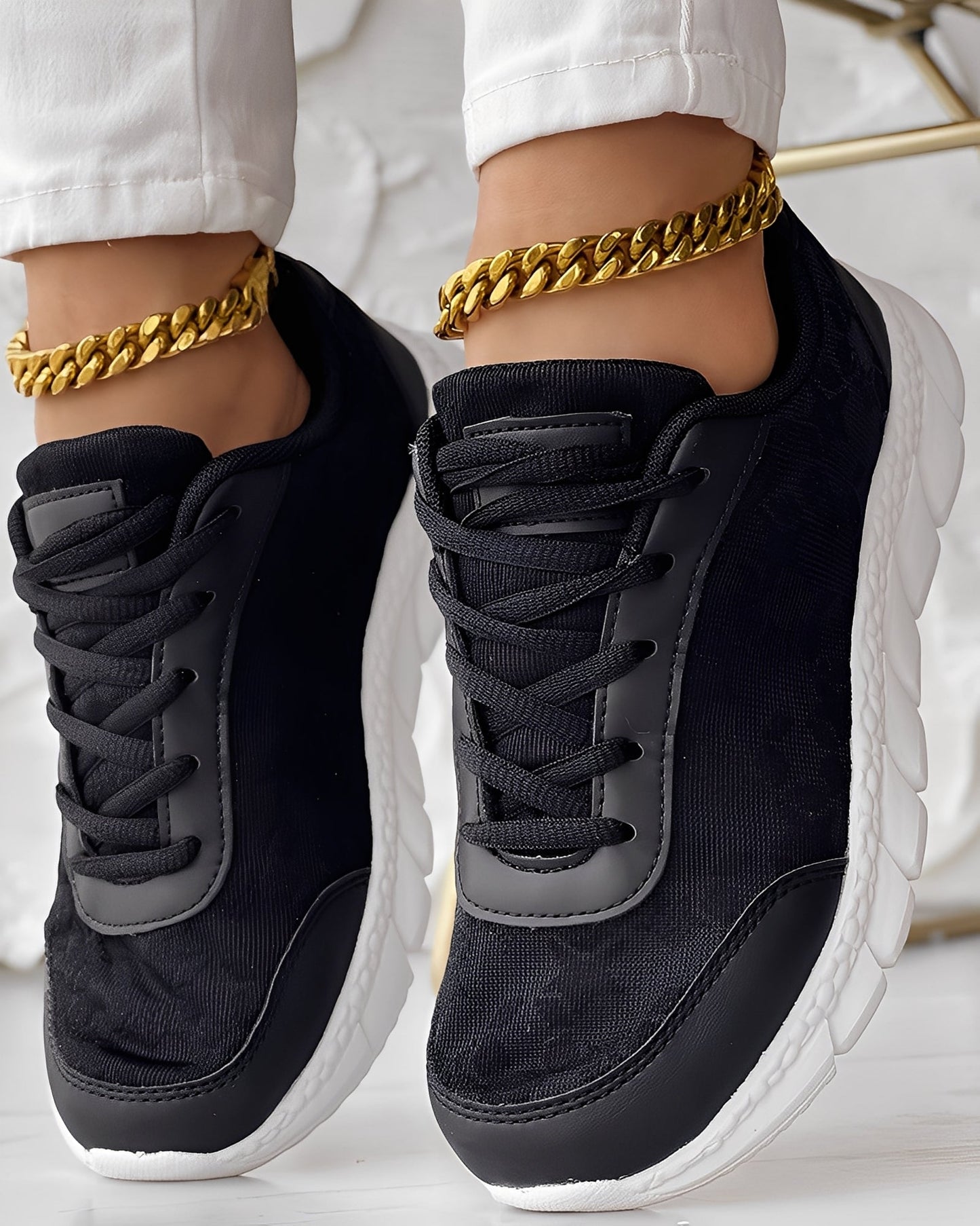 Elisabeth - Bequeme, luftige Schuhe für Damen mit Blumenmotiven