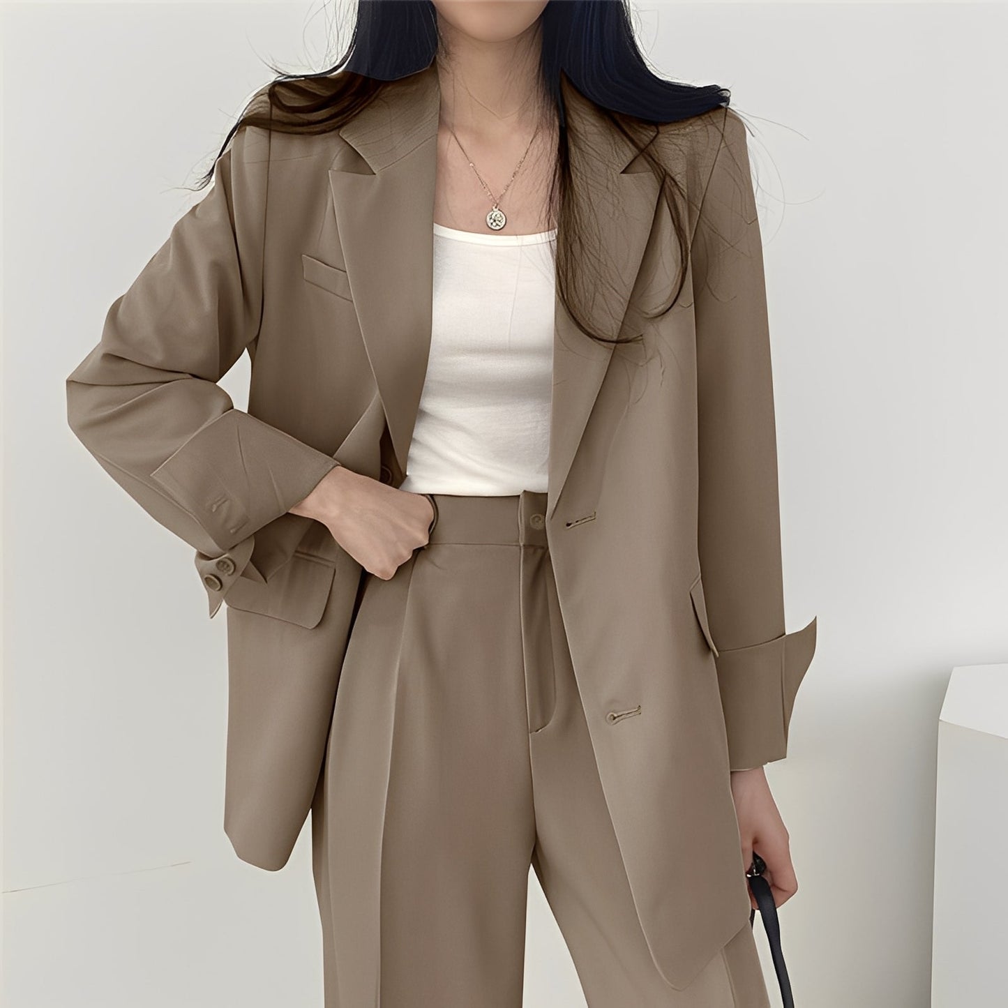 Alethea - Elegantes Set mit entspannter Jacke und Hose für Damen
