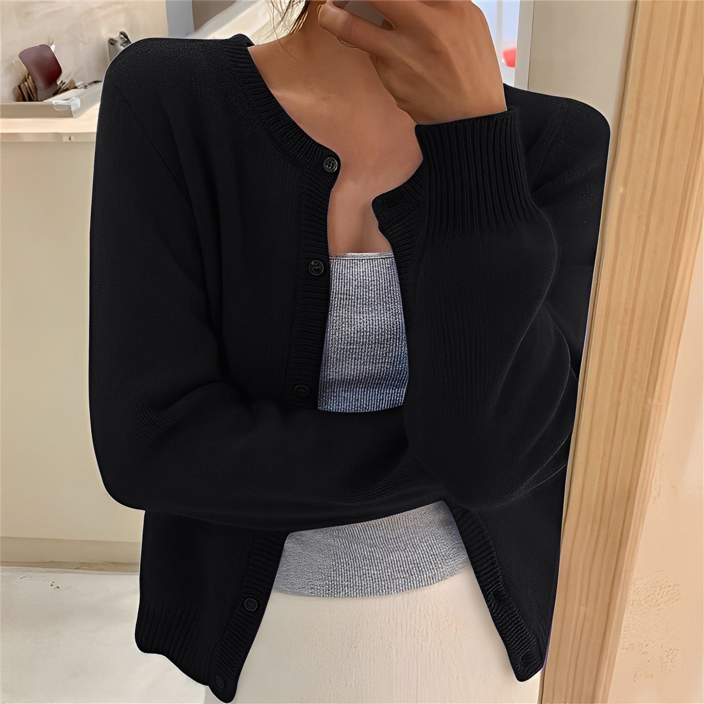 Jaqueline - Einfacher, stilvoller Damenstrickcardigan