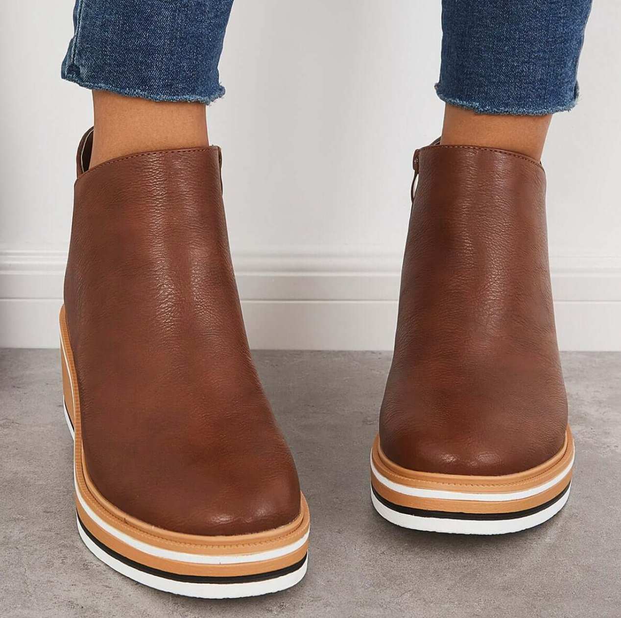 Mari Stella – Schicke Lederstiefel mit Dekornähten