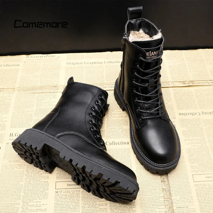 Delphine – Schwarze Winterstiefel aus Leder