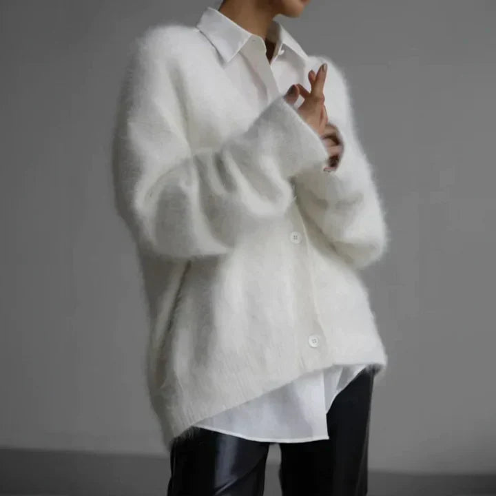 Isabelle – Flauschiger & Eleganter Cardigan