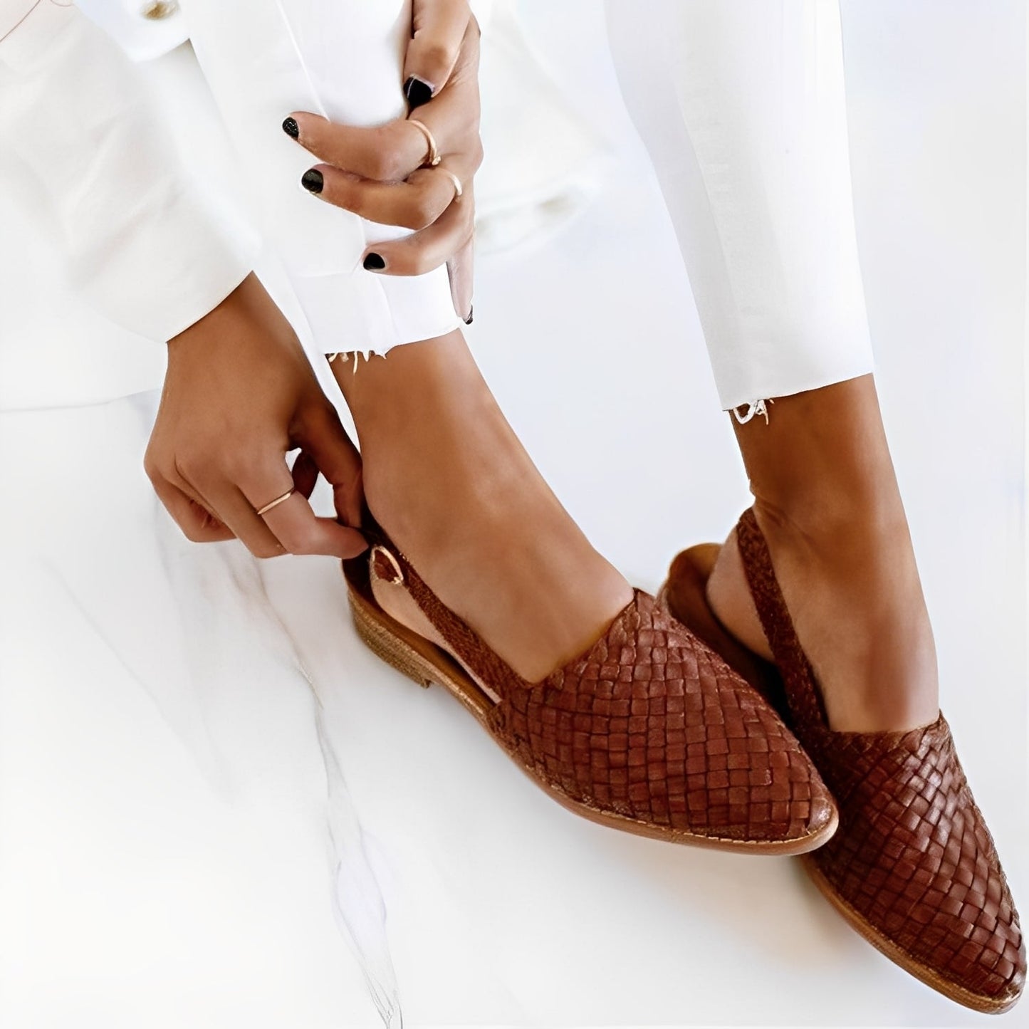 Shirley - Trendige Frauenflats mit spitzem Design