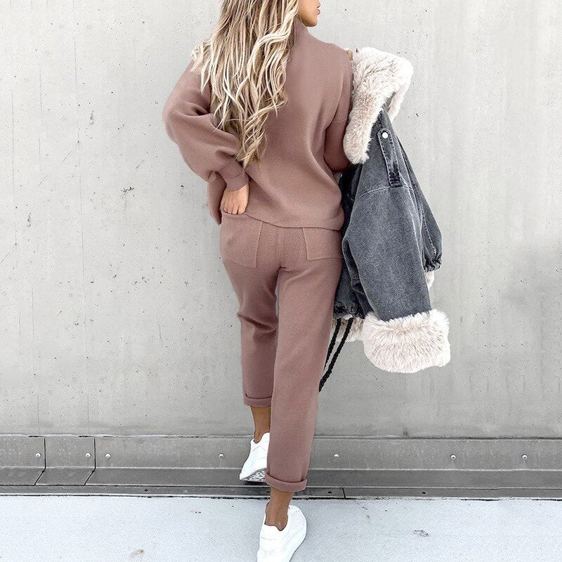 Hilda – Pullover und Hosen Kombination