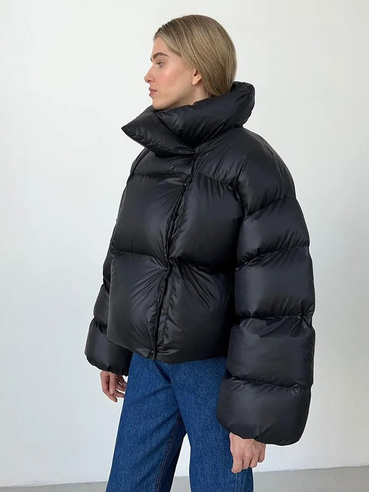 Renata – Kurzjacke für Damen mit Kapuze
