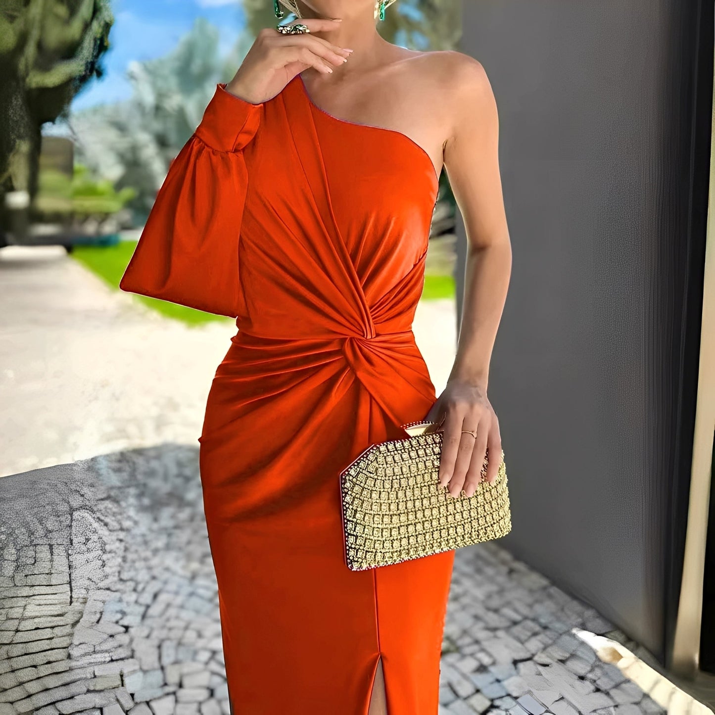 Pauline - Elegantes Damenkleid mit ungleichmäßiger Faltenlegung