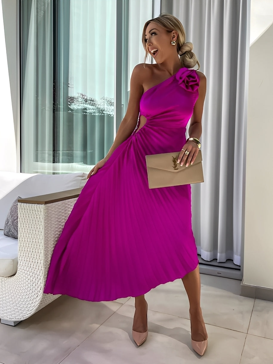 Rachael - Schickes Damenkleid mit Falten und Blüten an der Schulter