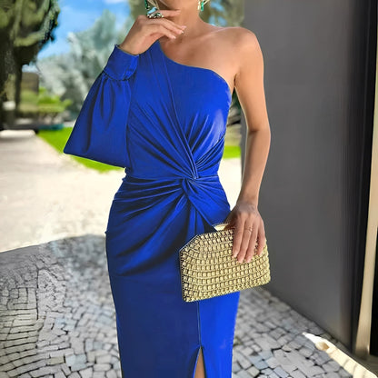 Pauline - Elegantes Damenkleid mit ungleichmäßiger Faltenlegung