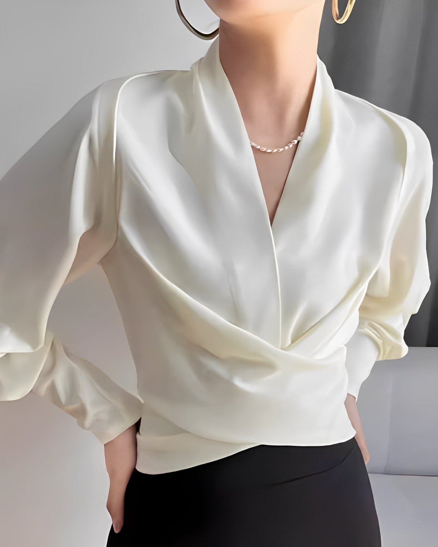 Annora - Schicke Damenbluse aus glänzendem Satin mit langen Ärmeln