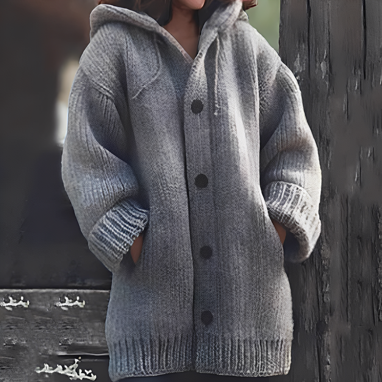 Jaqueline - Gemütliche Damenjacke aus Strick mit Kapuze