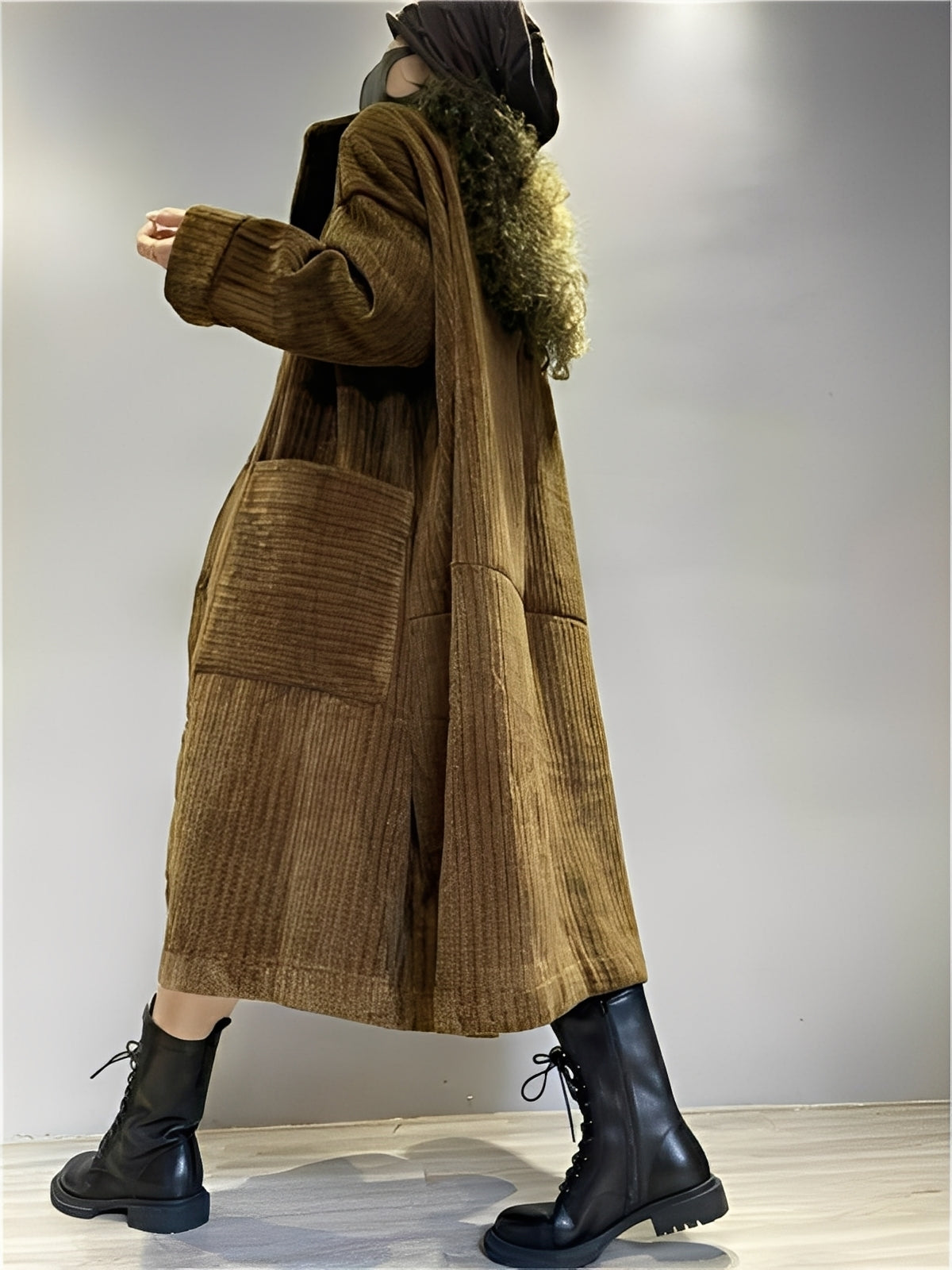 Alethea - Lange, bequeme Cordjacke mit Taschen für Damen