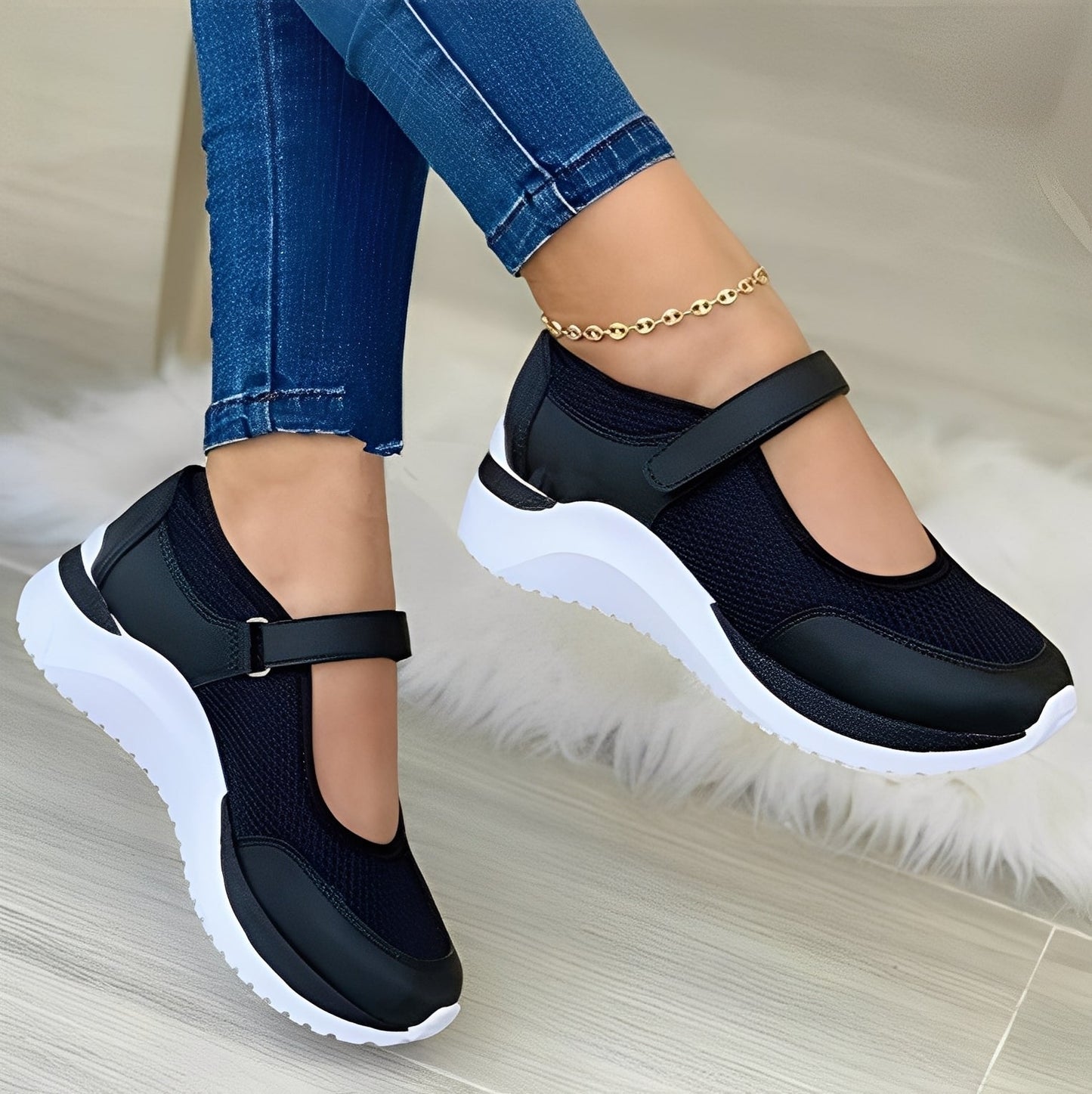 Nichola - Modische Damensandalen mit Netzriemen