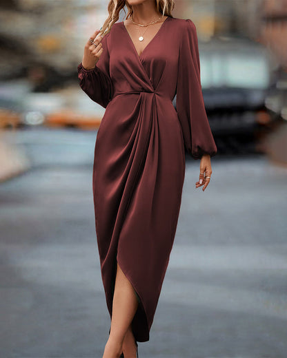 Leona – Schickes Kleid mit V-Ausschnitt und gepufften Ärmeln