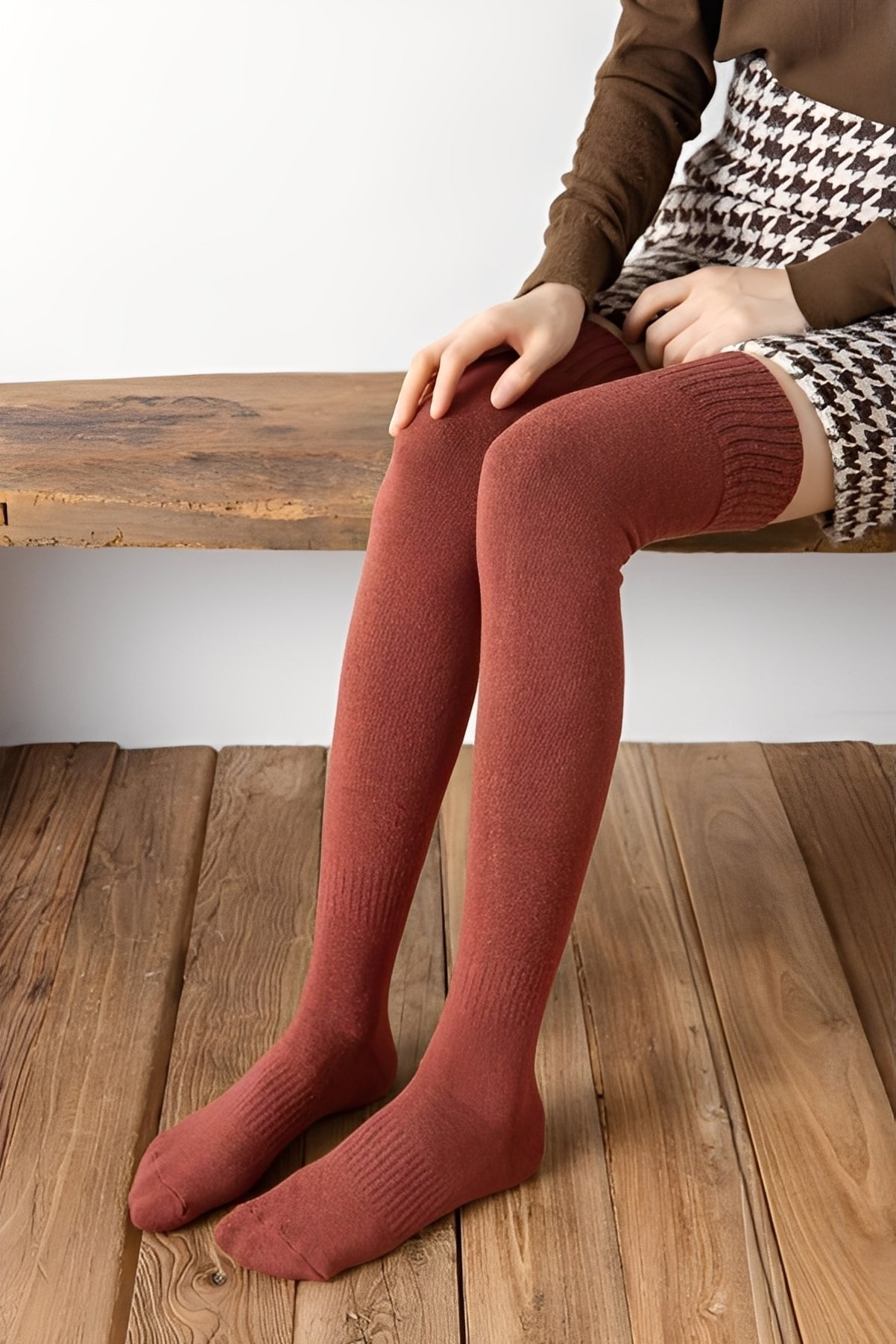 Hillary - Kuschelig warme Overkneesocken aus Samt für Damen