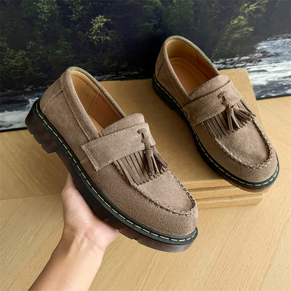 Milton - Moderne Herren-Wildlederslipper mit Quasten