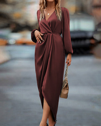 Leona – Schickes Kleid mit V-Ausschnitt und gepufften Ärmeln