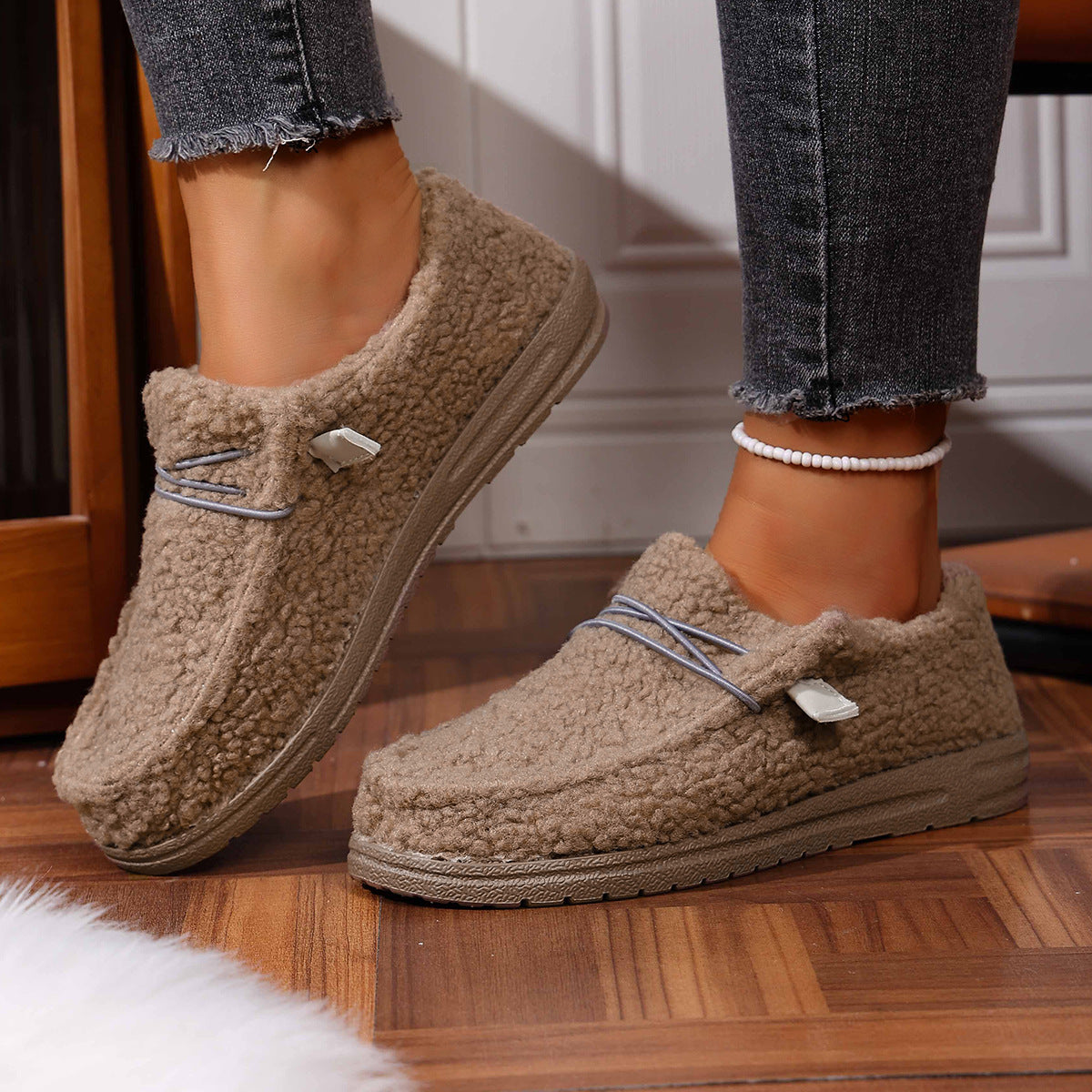Mellony - Moderne Damen-Teddyschuhe in flachem Design