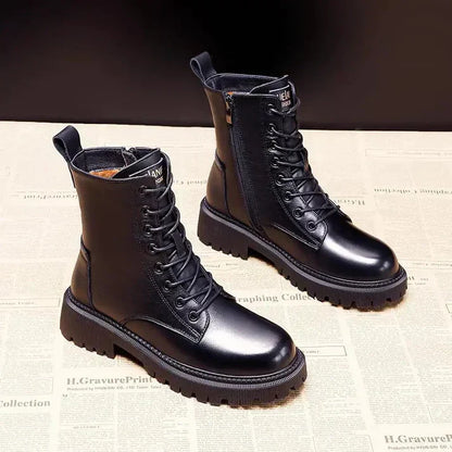 Delphine – Schwarze Winterstiefel aus Leder