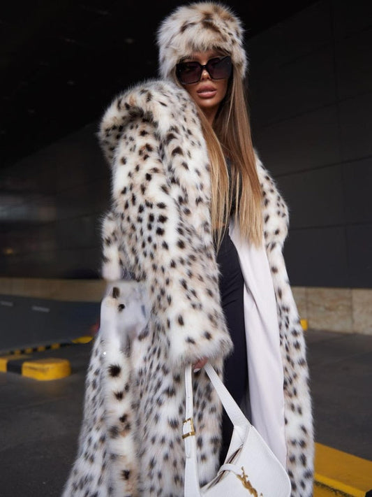 Natascha – Mantel im Schneeleoparden-Look