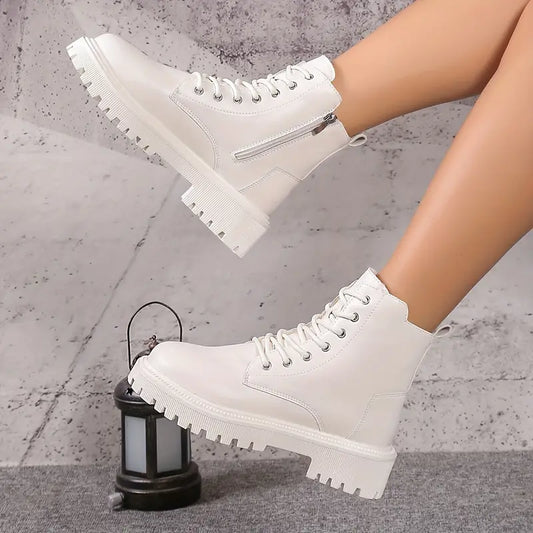 Keelin – Plateaustiefel mit Flausch