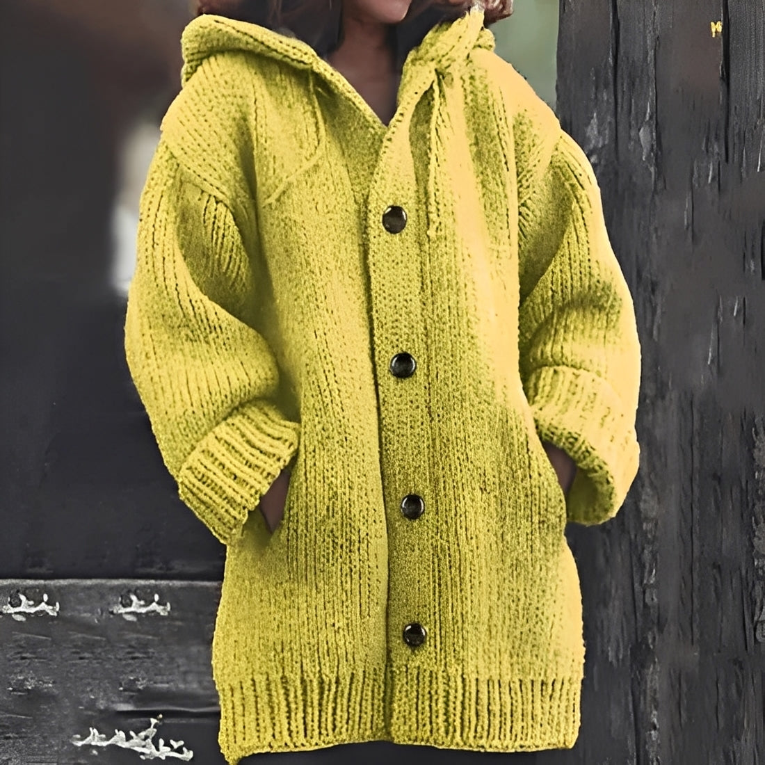 Jaqueline - Gemütliche Damenjacke aus Strick mit Kapuze