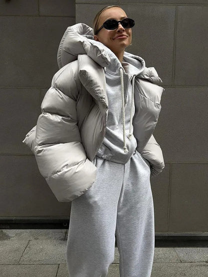 Jana – Gefütterte kurze Jacke mit Kapuze